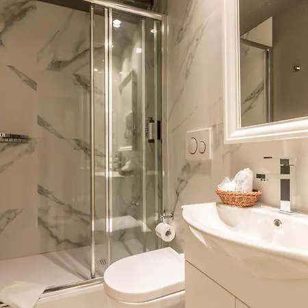 Hnn Luxury * Γένοβα